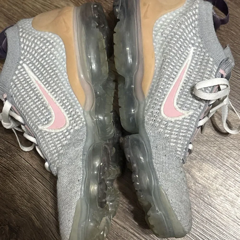 Nike Air Vapormax Youth Size 6 Gray Pink Purple